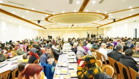 Fatsa’da Ramazan Coşkusu: 35 Bin Kişilik İftar, 6 Bin Çocuğa Etkinlik, Tasavvuf Konseriyle Gönüllere Dokunuldu