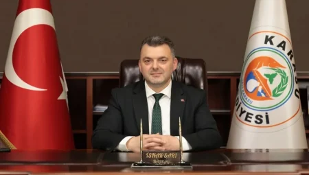 Karasu Belediye Başkanı İshak Sarı’dan Bayram Mesajı: ‘Bayram, takvimde değil, kalpte başlar’