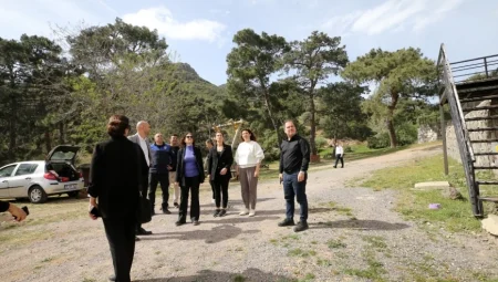 İzmir’de doğayla iç içe keyifli kaçamak: Yamanlar Piknik Alanı kapılarını açtı